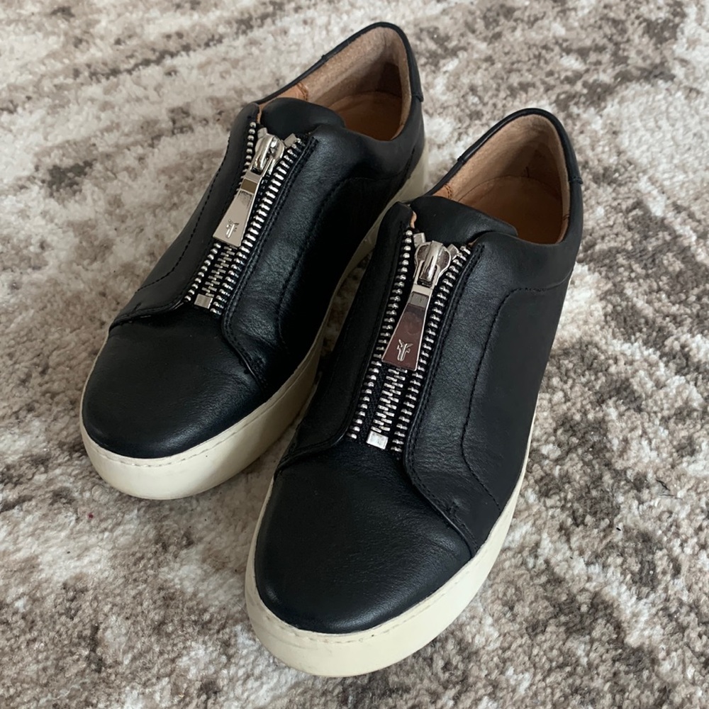 Frye Lena Zip Low